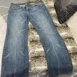 Low rise jeans